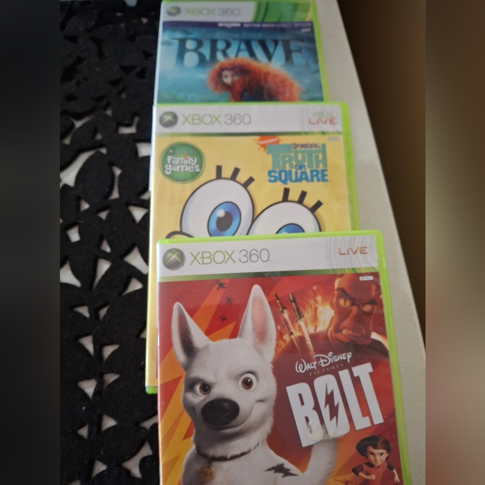 Bundle SpongeBob Truth or Square, Brave, and Bolt. Xbox360